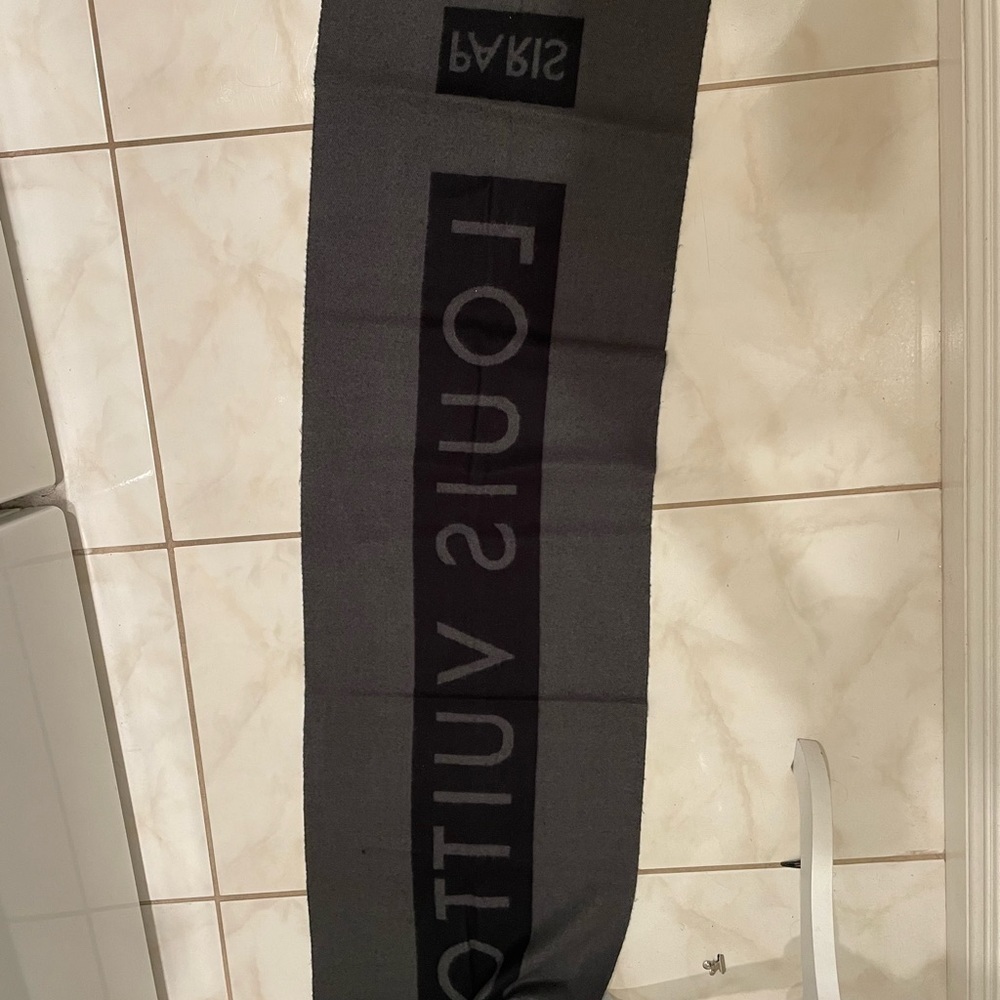 EUC Louis Vuitton Long Scarf Black And Grey Double Sided Reversible - Picture 4 of 11